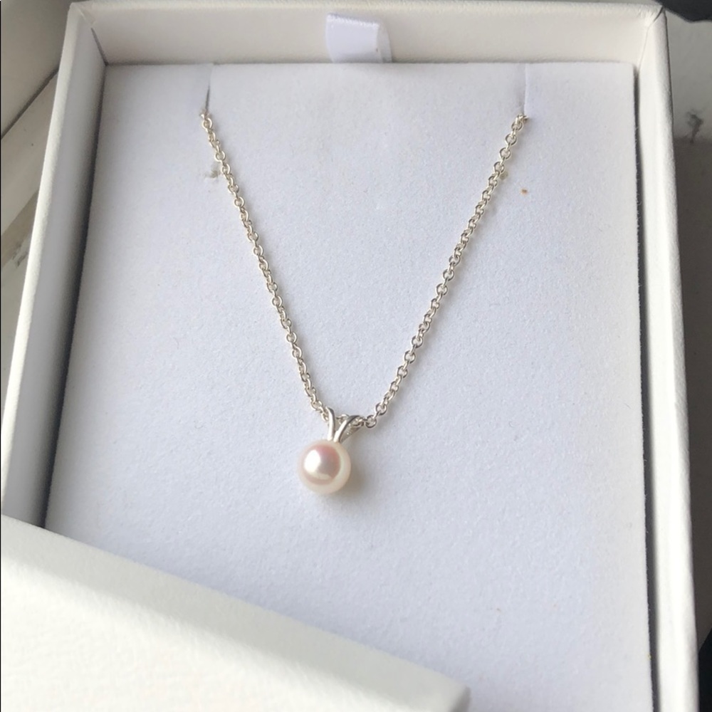 Brilliant Earth Real Akoya Pearl Necklace Silver